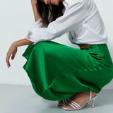 Wiva Satin Skirt in Green